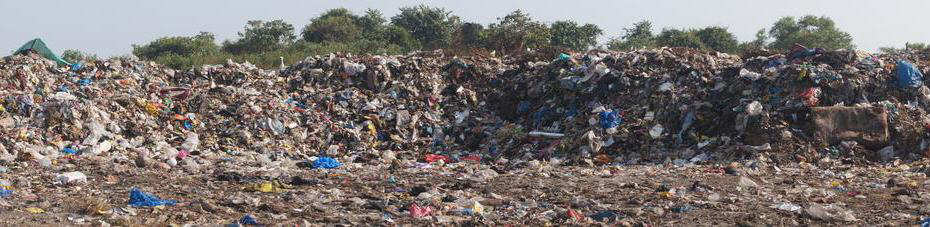 Huge Piles of Rubbish at the tip2013/11-Child-Rag-Picking.jpg|One Child collecting Scrap from the rubbish tip to Sell