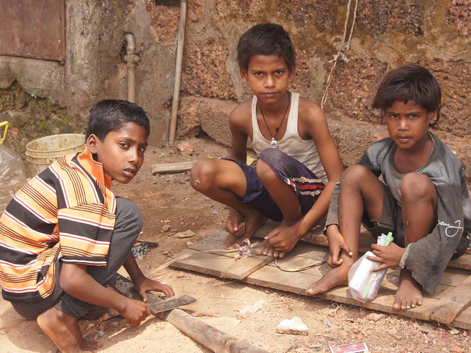 Children Plaing With Knifes