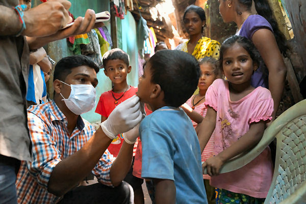 Dentists Helping Street Children in Goa, India