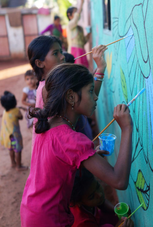 Project Paintbrush working with kids from Goa Outreach and the surrounding area