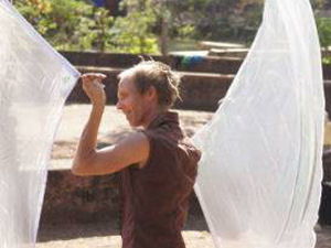 Arambol Performer showing what he can do