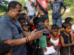 Film class being overseen by the Brazilian director